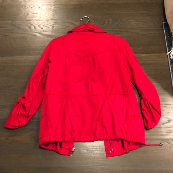 Red jacket - Picture 4 of 5